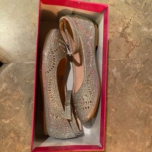 Girl dress shoes. Size 2. New in box. Never worn.